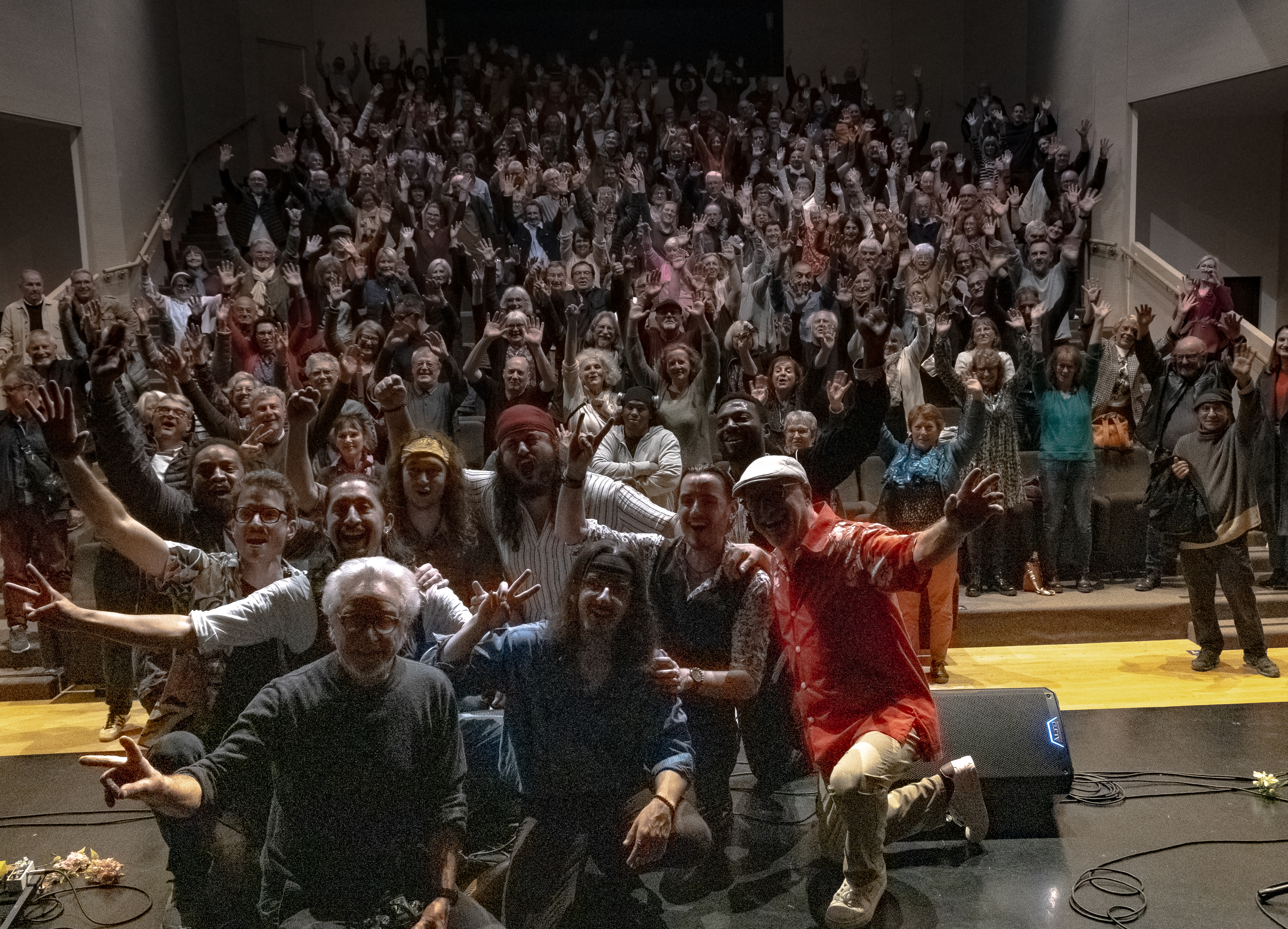 TRIBUTE TO CARLOS SANTANA Photos: Shazen CC BY 4.0 Insta : @zenshazen